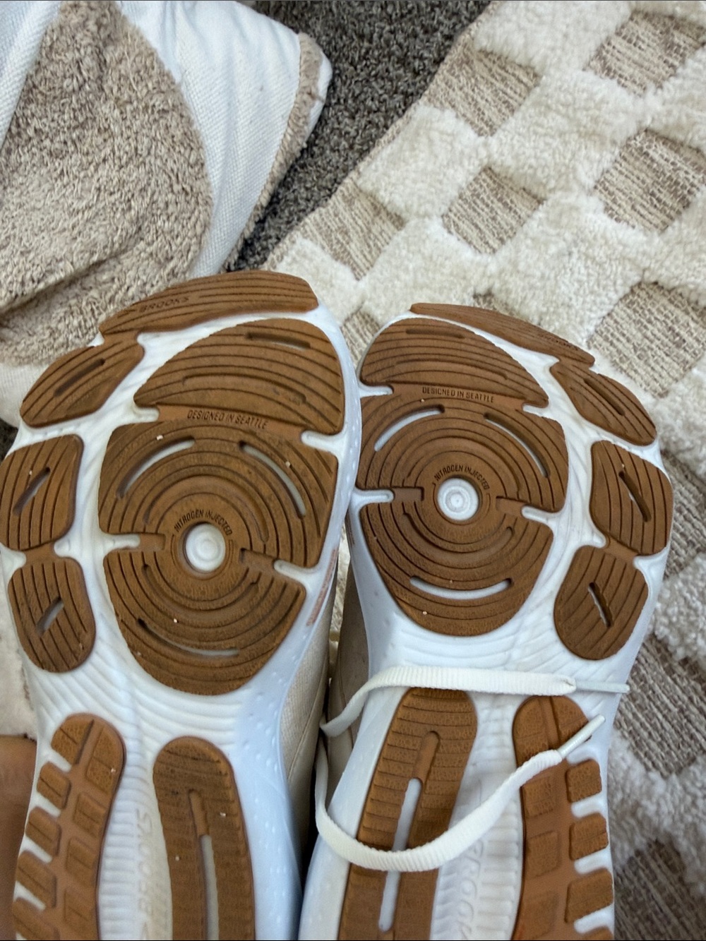 Brooks Women’s Glycerin Running Sneakers — Light Tan with Brown Accents - Picture 6 of 8
